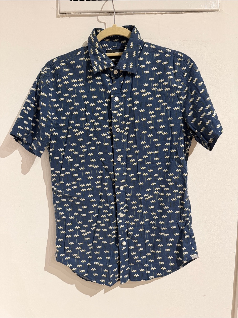 bonobos Men's Navy Short-Sleeve Button-Up with White Floral Print, S Slim Fit